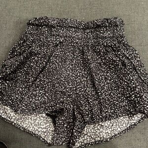 Free People “The Way Home Logo Short” in a discontinued print!!